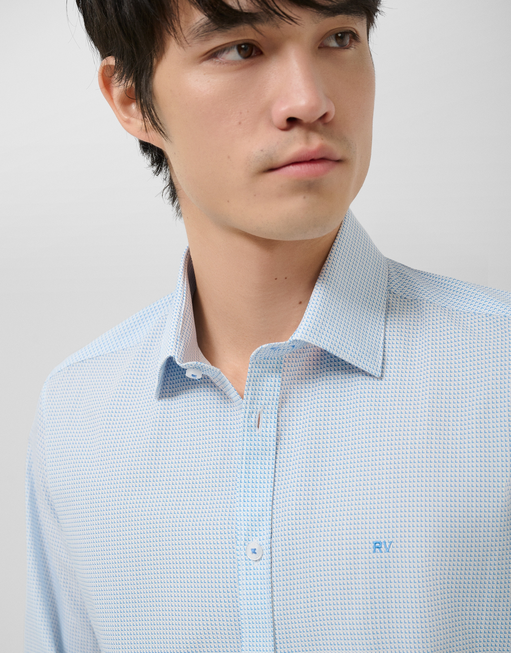 Slim fit shirt with light blue geometric print | Roberto Verino