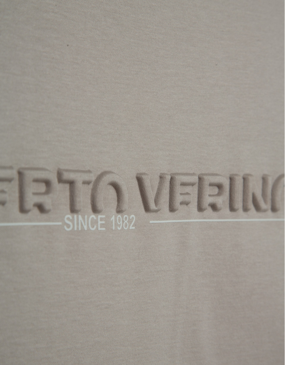 Camiseta manga corta visón con logo pecho | Roberto Verino