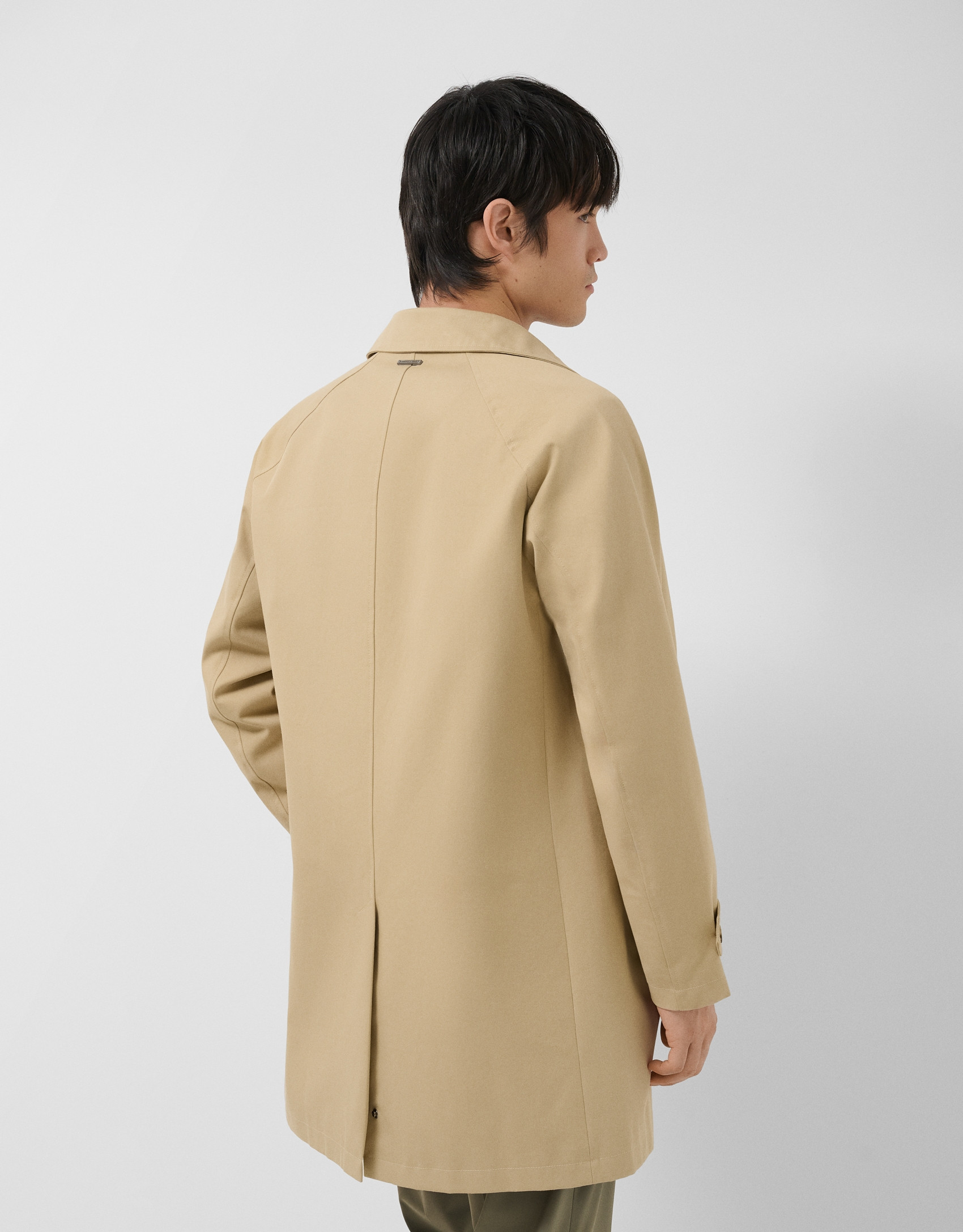 Beige raglan sleeve trench coat - Man - SS2026 | Roberto Verino