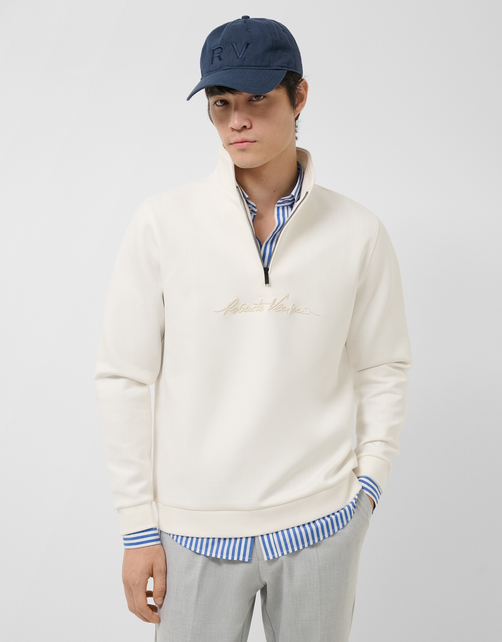 Sudadera media cremallera blanco roto logo pecho | Roberto Verino