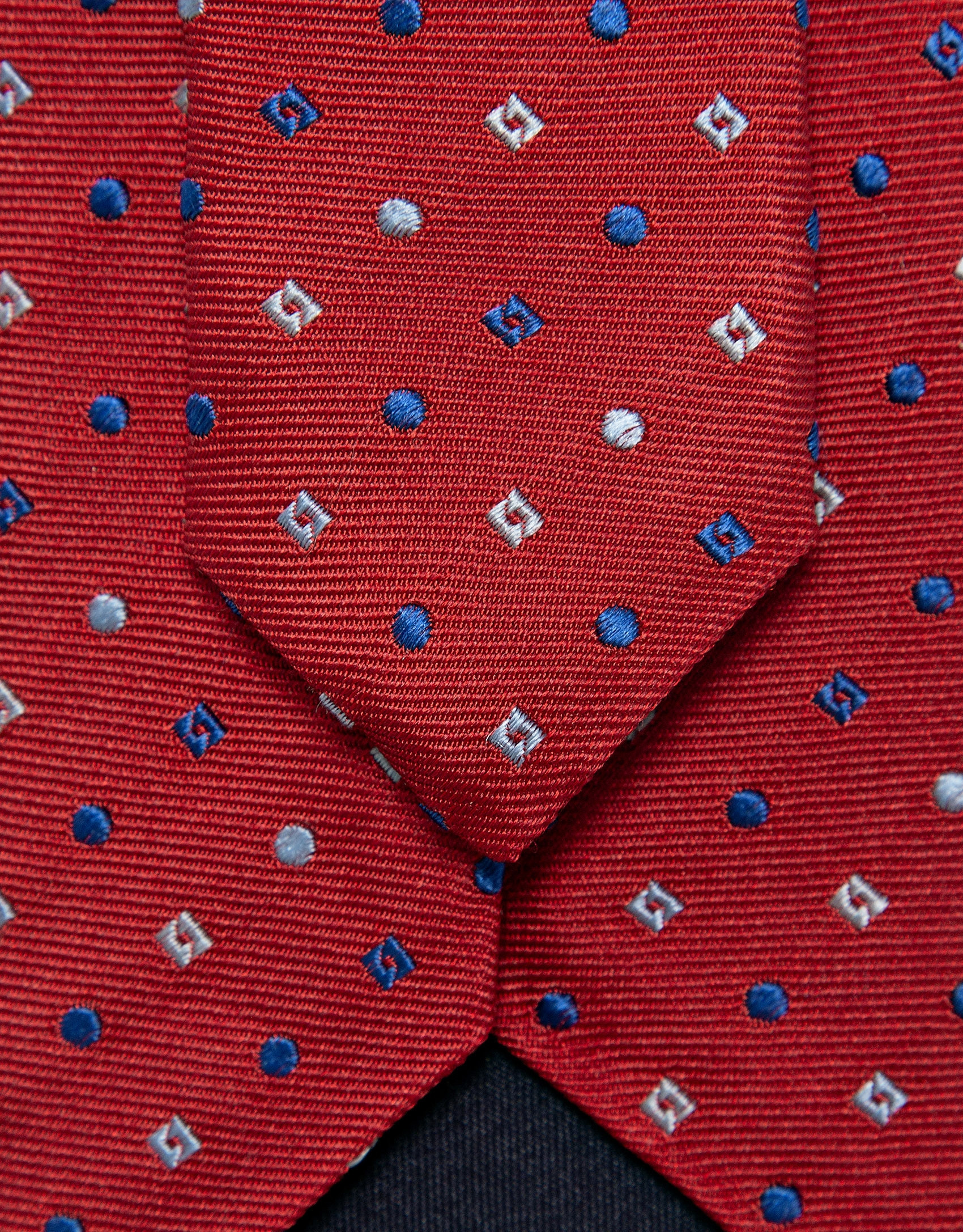 Red silk tie with geometric jacquard pattern ... | Roberto Verino
