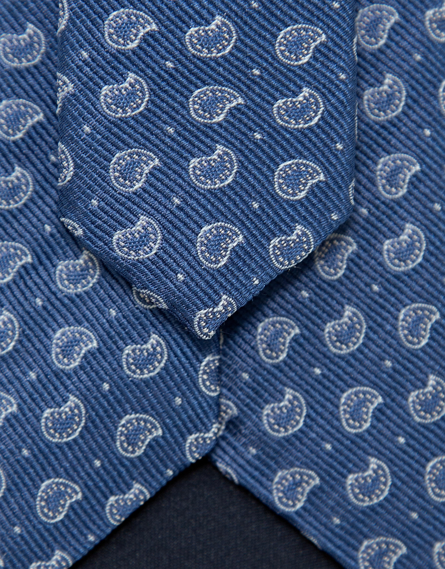 Blue silk tie with silver paisley jacquard | Roberto Verino