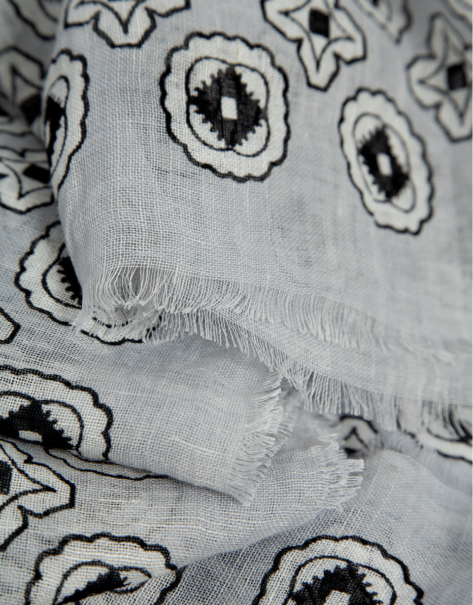 Grey scarf with blue and white geometric print | Roberto Verino