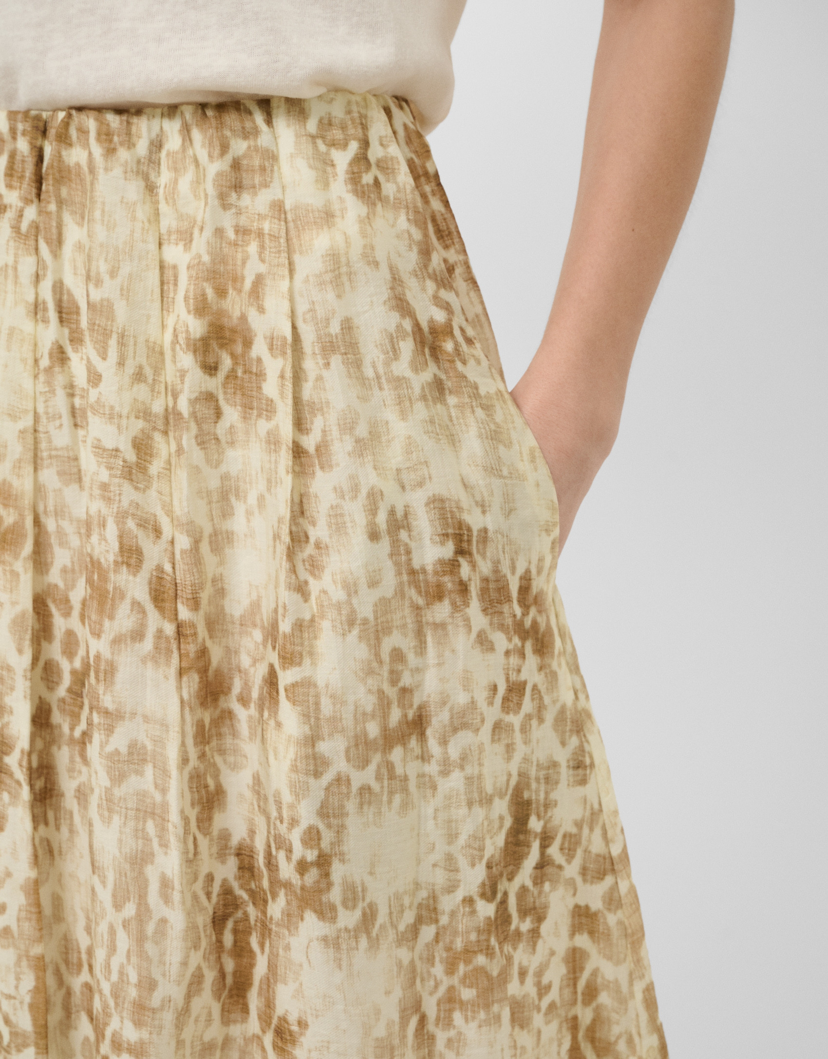 Beige-toned printed crepe midi skirt - Woman | Roberto Verino