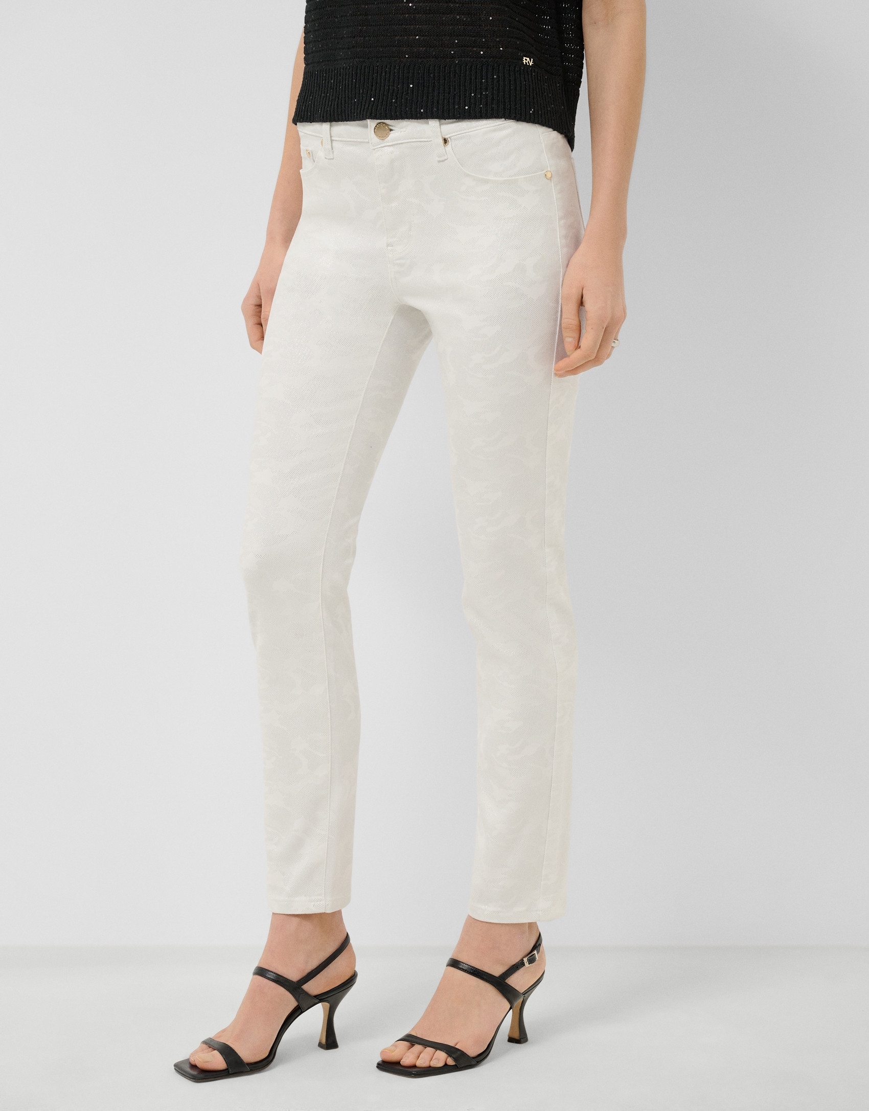 White five-pocket trousers with silver ... | Roberto Verino
