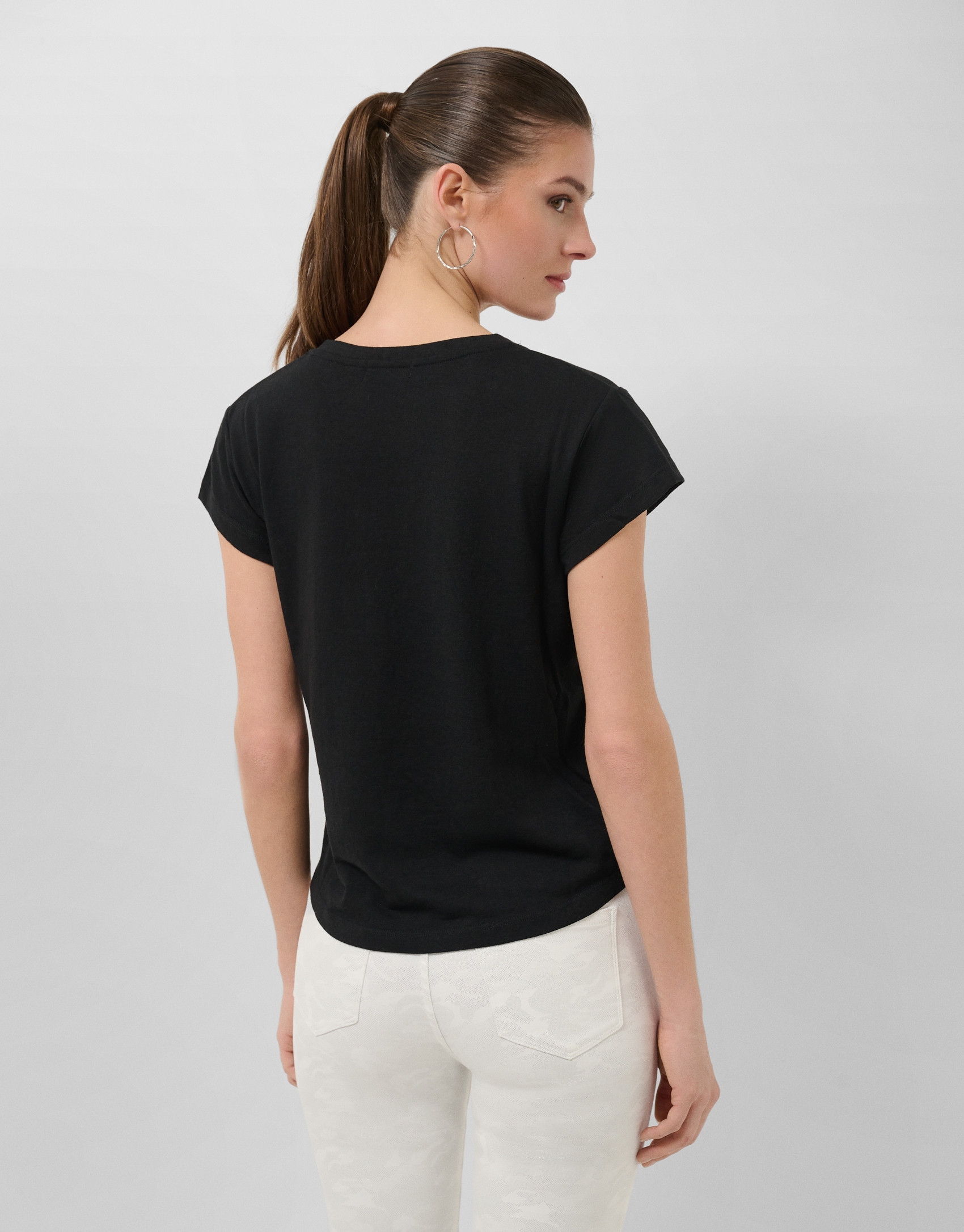White five-pocket trousers with silver ... | Roberto Verino