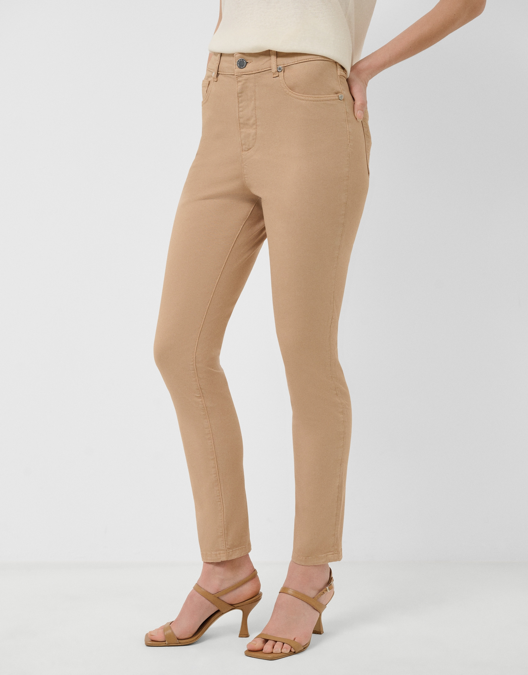 Pantalón pitillo cinco bolsillos algodón cámel | Roberto Verino