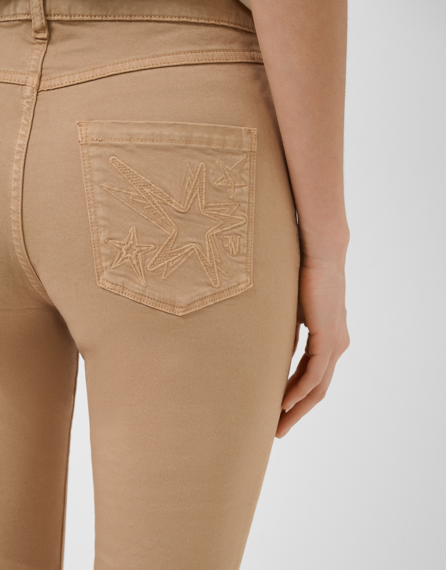 Pantalón pitillo cinco bolsillos algodón cámel | Roberto Verino