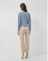 Pantalón con tapetas en tejido técnico beige | Roberto Verino