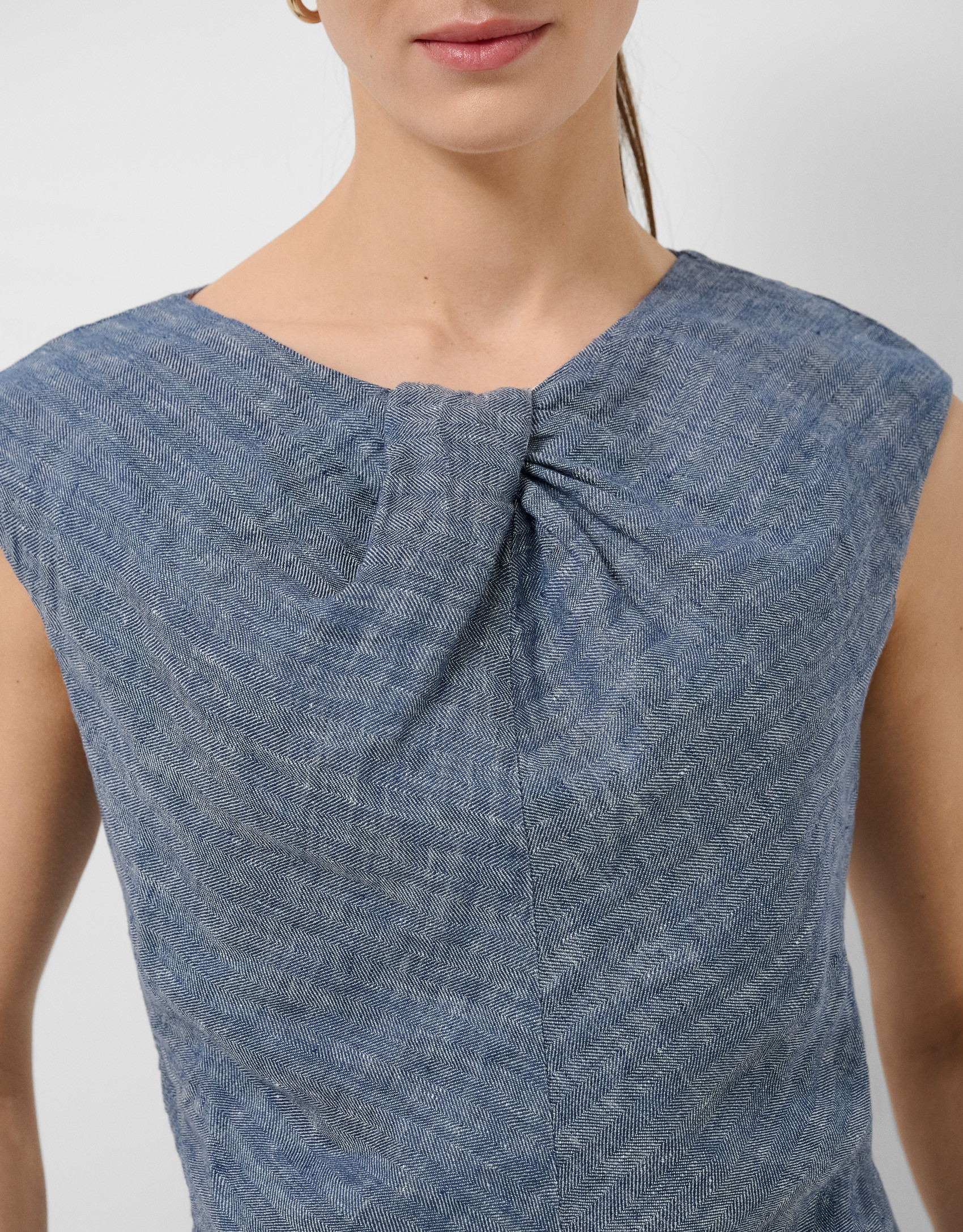Blue linen gathered sleeveless blouse - Woman | Roberto Verino