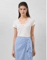 White short-sleeved T-shirt with embroidered ... | Roberto Verino