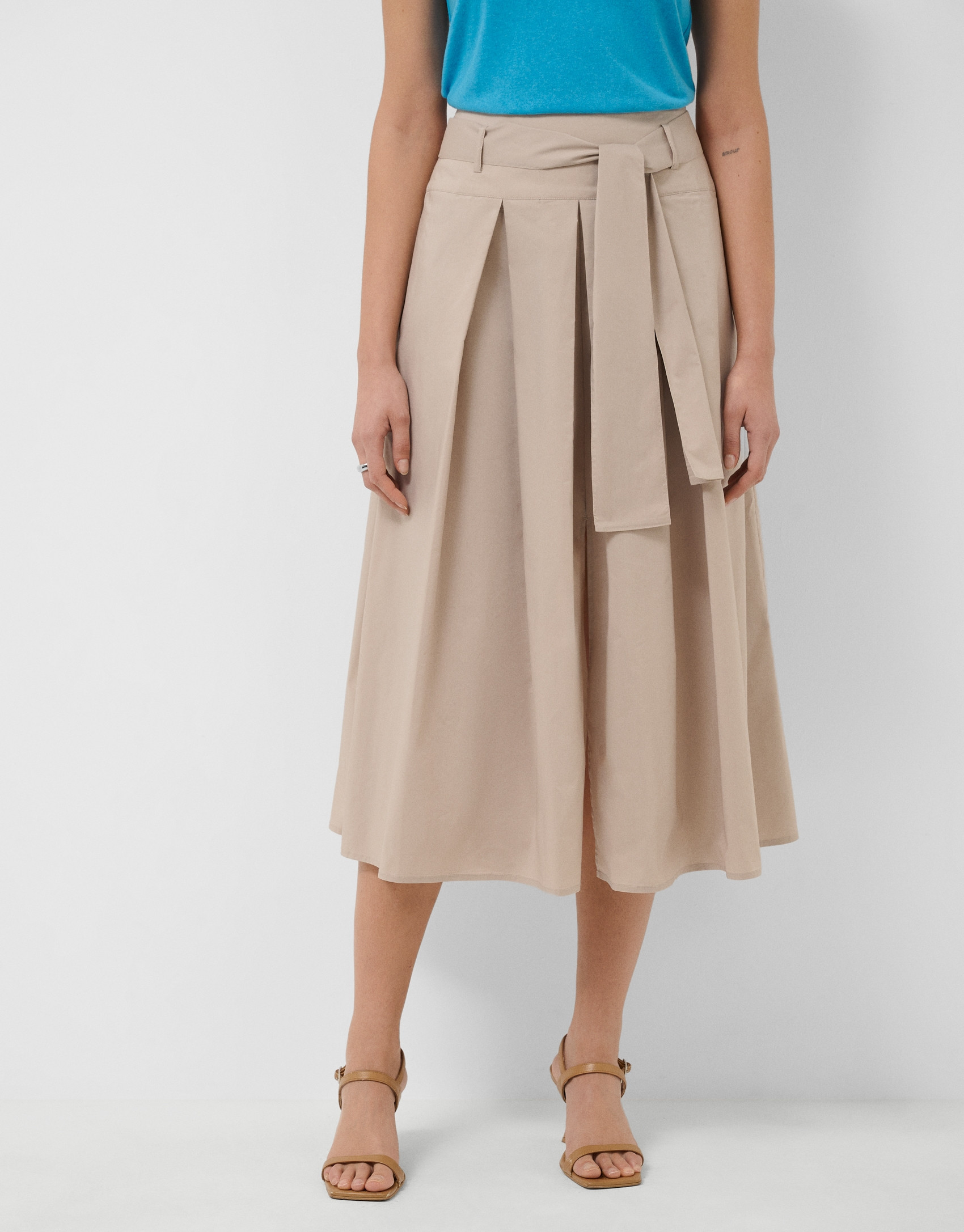 Camel pleated midi skirt - Woman - SS2026 | Roberto Verino