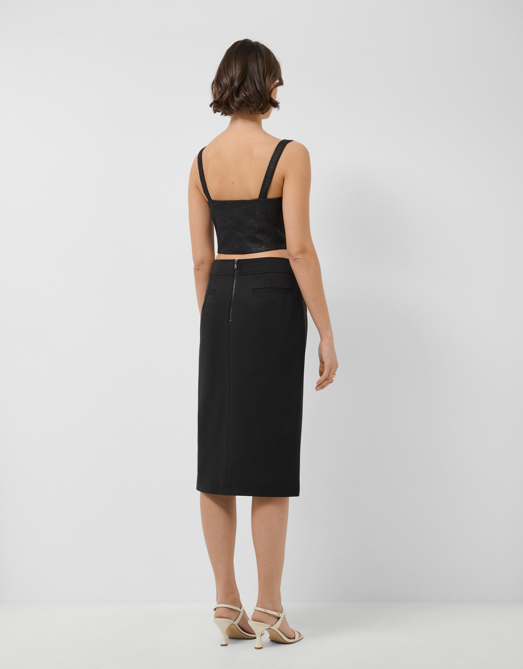 Black technical fabric straight midi skirt | Roberto Verino