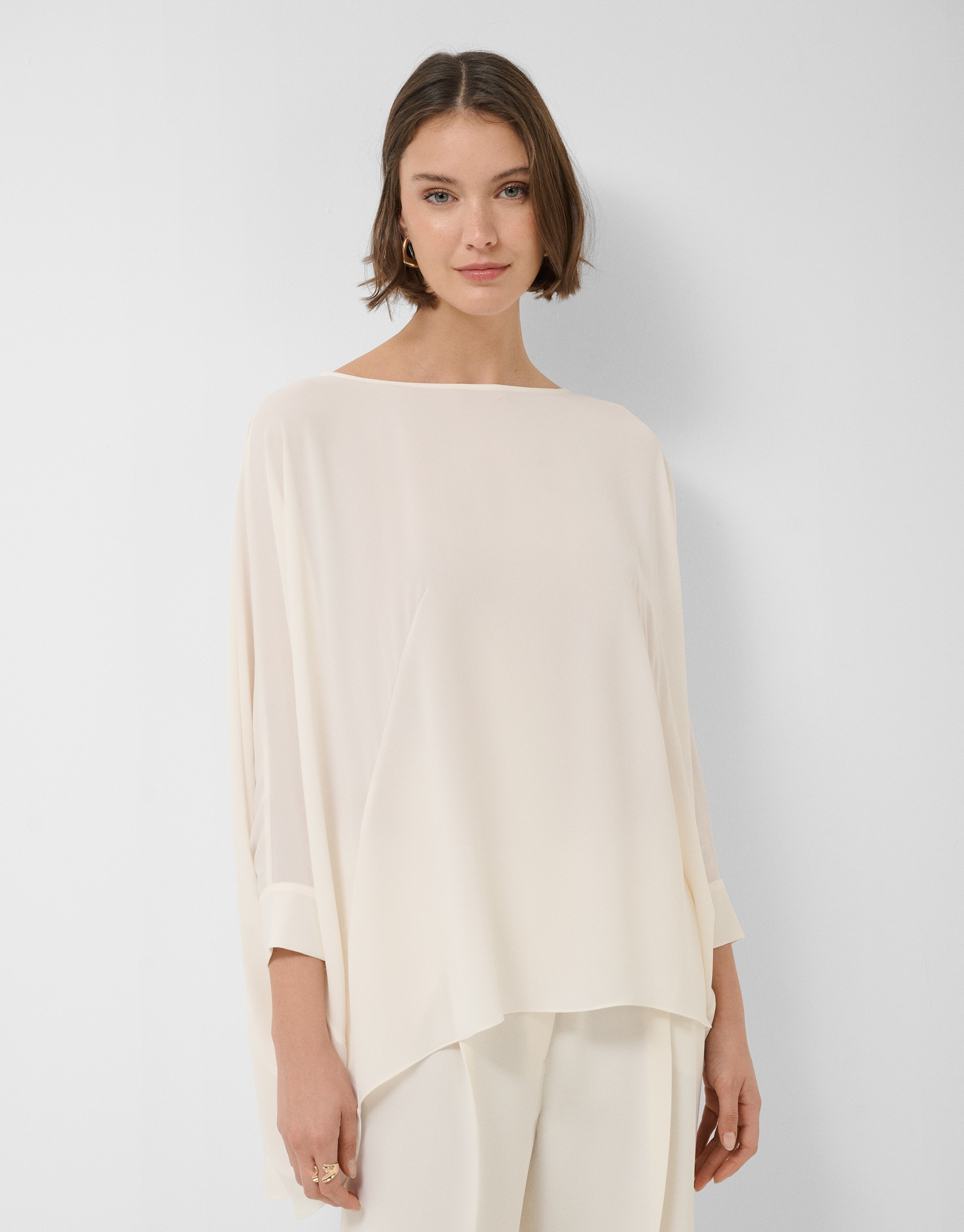 Long, flowing ecru blouse - Woman - SS2026 | Roberto Verino