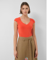 Coral red t-shirt with gathered shoulder | Roberto Verino