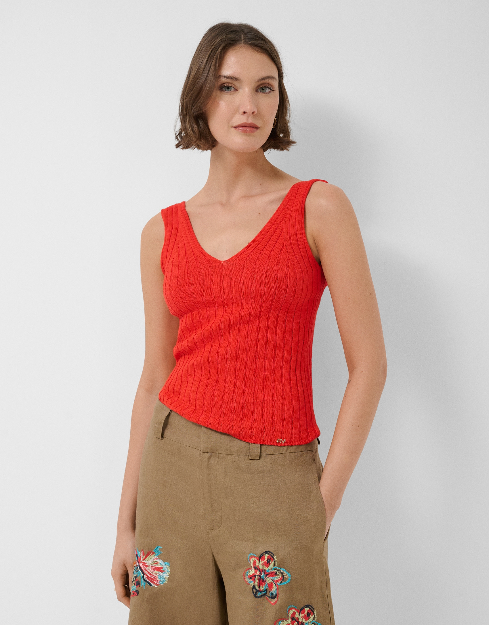 Red ribbed armhole top - Woman - SS2026 | Roberto Verino