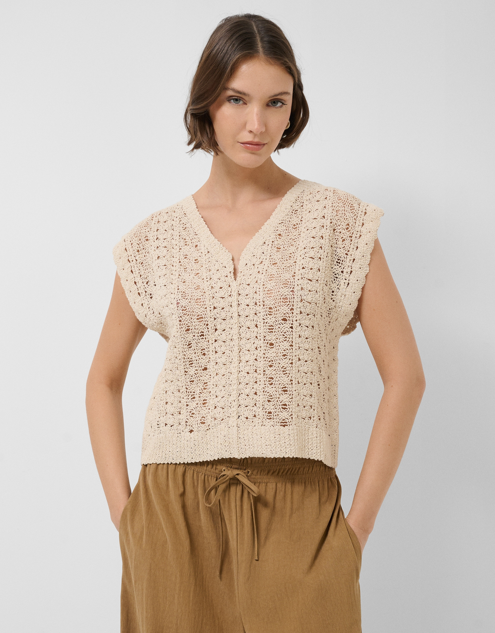 Top estilo chaleco punto trabajado beige | Roberto Verino
