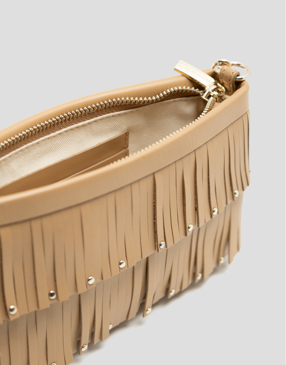 Chloe mini bag in hazelnut leather with fringe | Roberto Verino