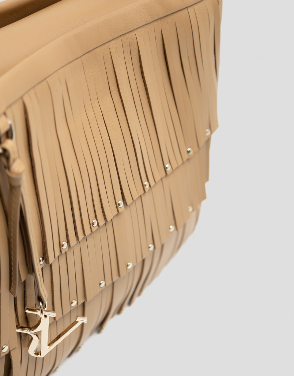 Chloe Bucket Bag in hazelnut leather with fringe | Roberto Verino