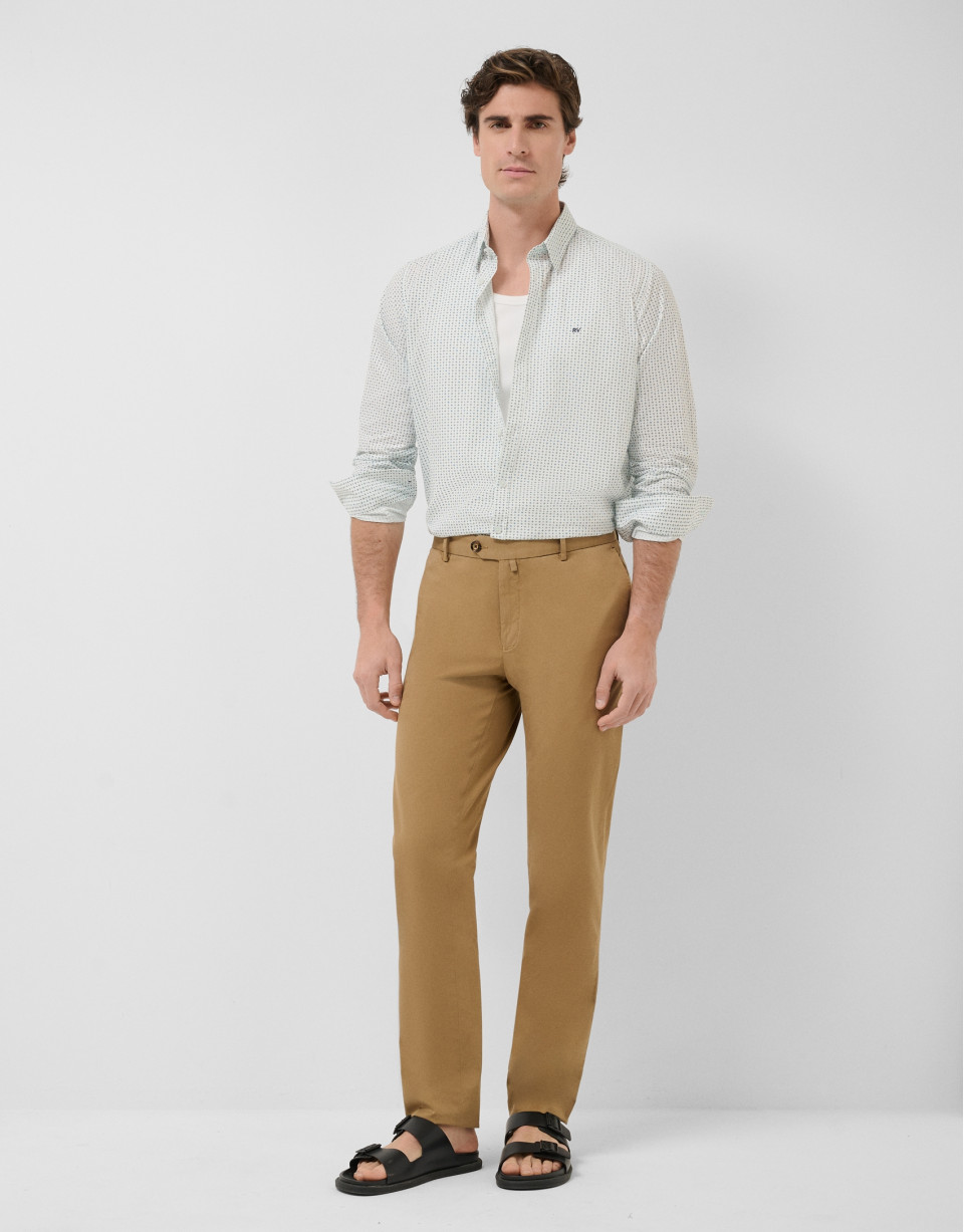 Camel-dyed chino trousers - Man - SS2026 | Roberto Verino