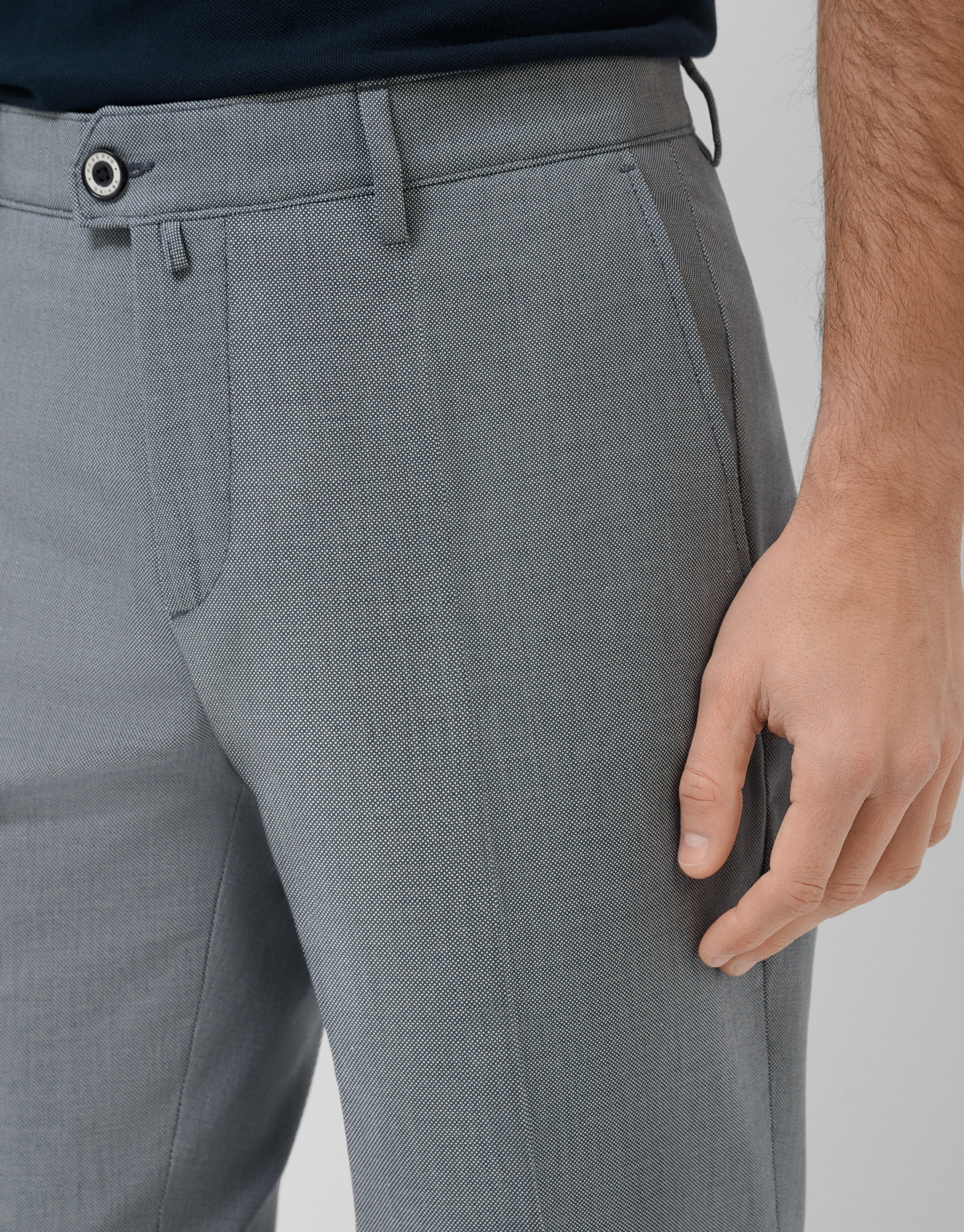 Navy blue bird's eye chino trousers - Man | Roberto Verino