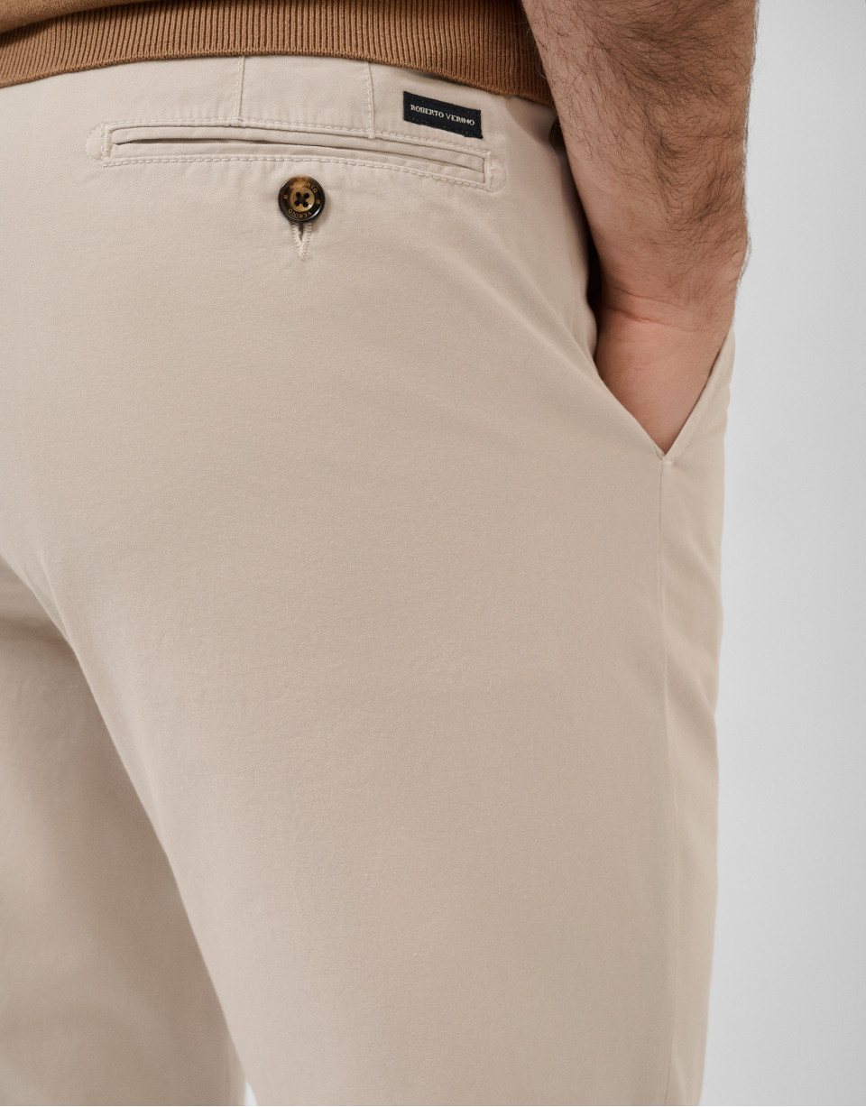 Pantalón chino tintado beige - Hombre - PV2026 | Roberto Verino