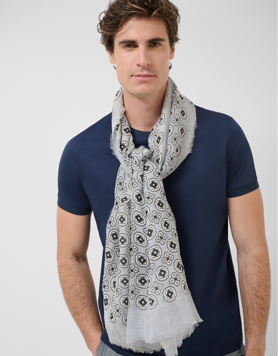 Grey scarf with blue and white geometric print | Roberto Verino