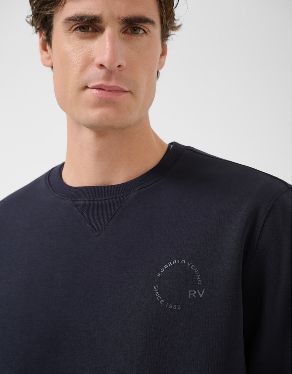 Navy sweatshirt with matching logo on chest | Roberto Verino