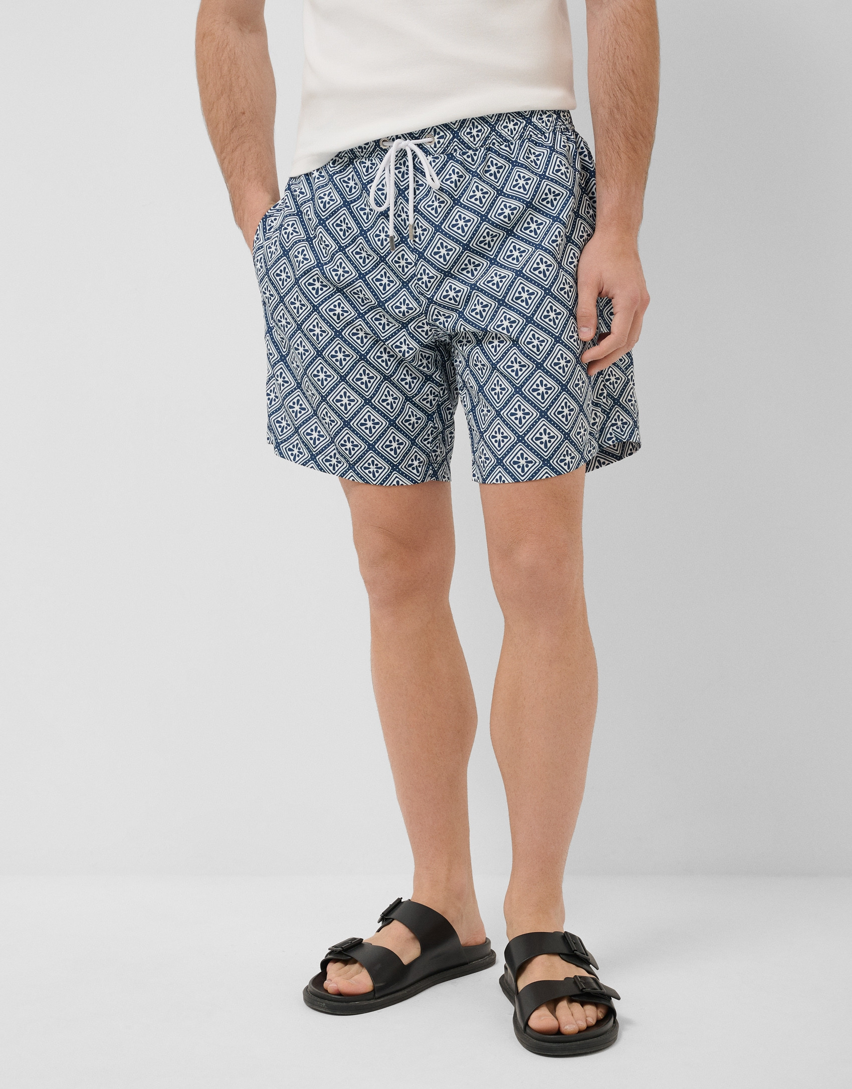 Navy blue and white geometric print swimsuit | Roberto Verino