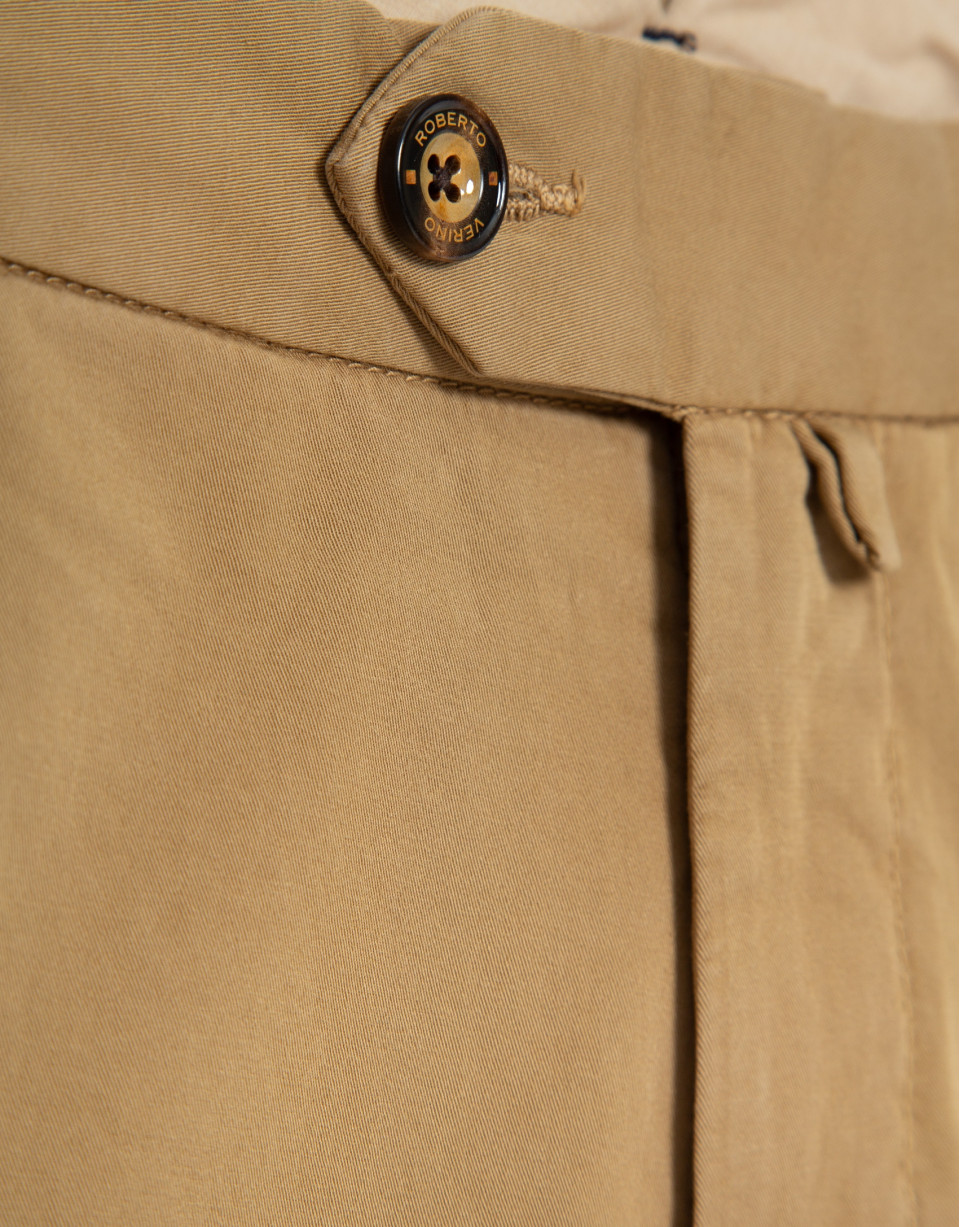 Pantalón chino tintado camel - Hombre - PV2026 | Roberto Verino