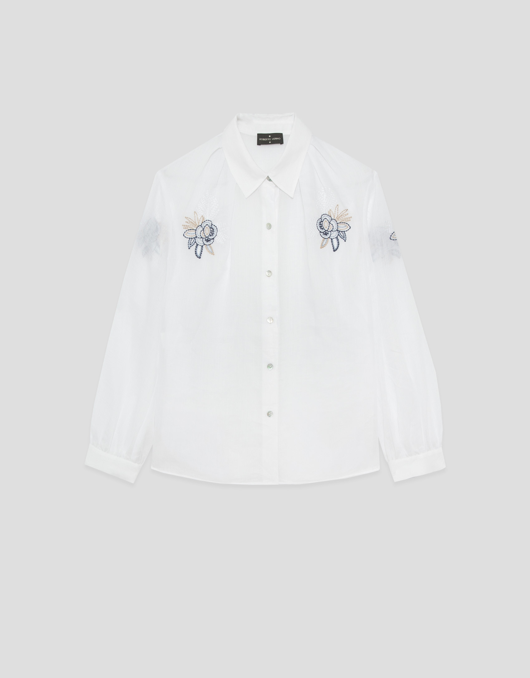 Camisa blanca con bordados azules en hombros | Roberto Verino