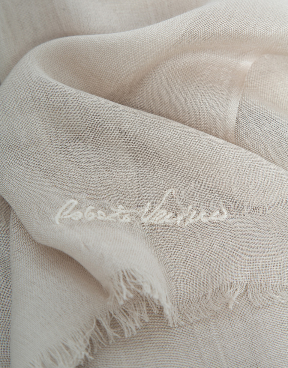 Beige modal scarf with embroidered signature | Roberto Verino