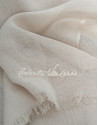 Fular modal beige con firma bordada - Mujer | Roberto Verino