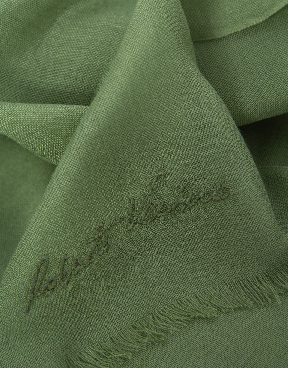 Green modal scarf with embroidered signature | Roberto Verino