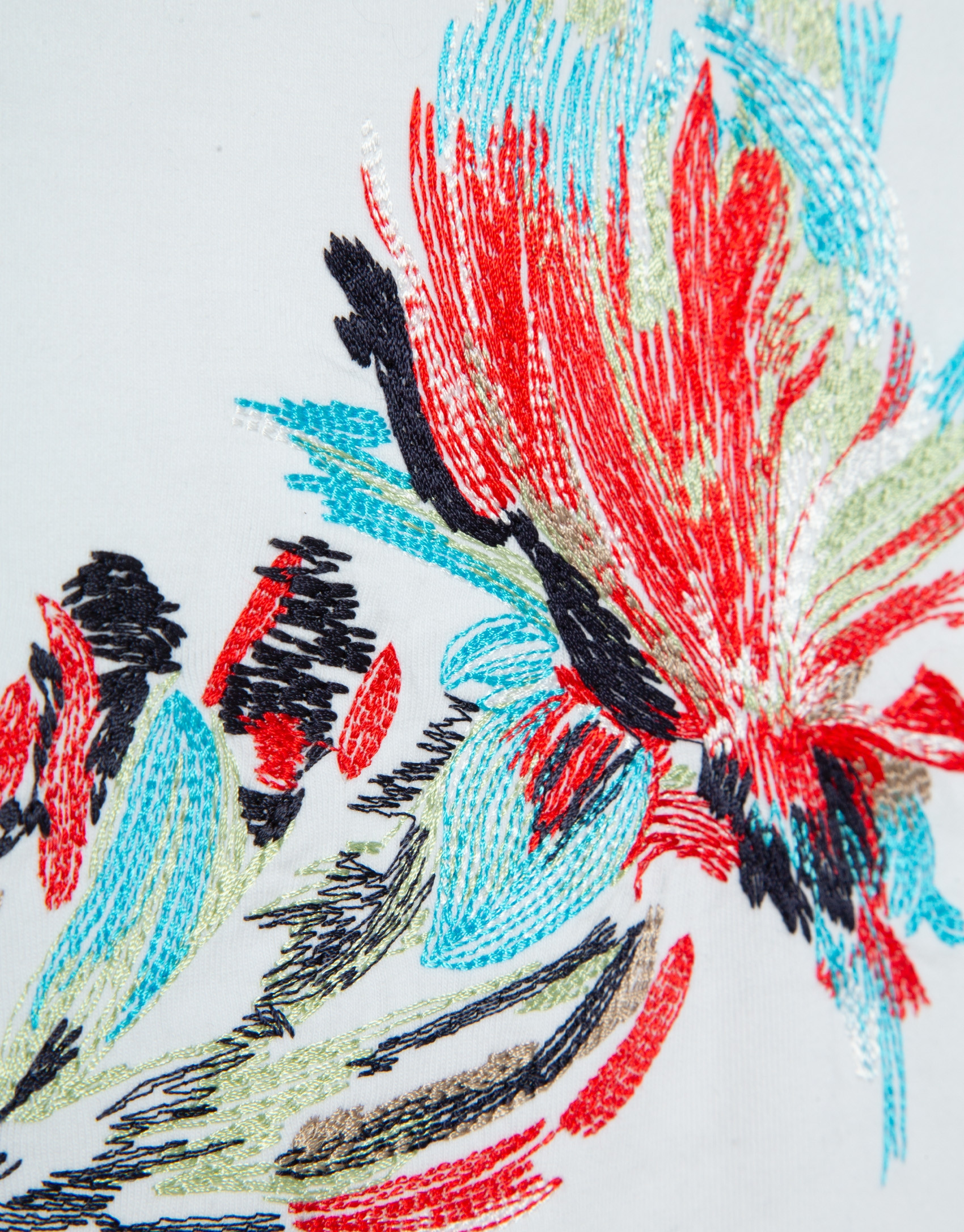 White cotton T-shirt with floral embroidery | Roberto Verino