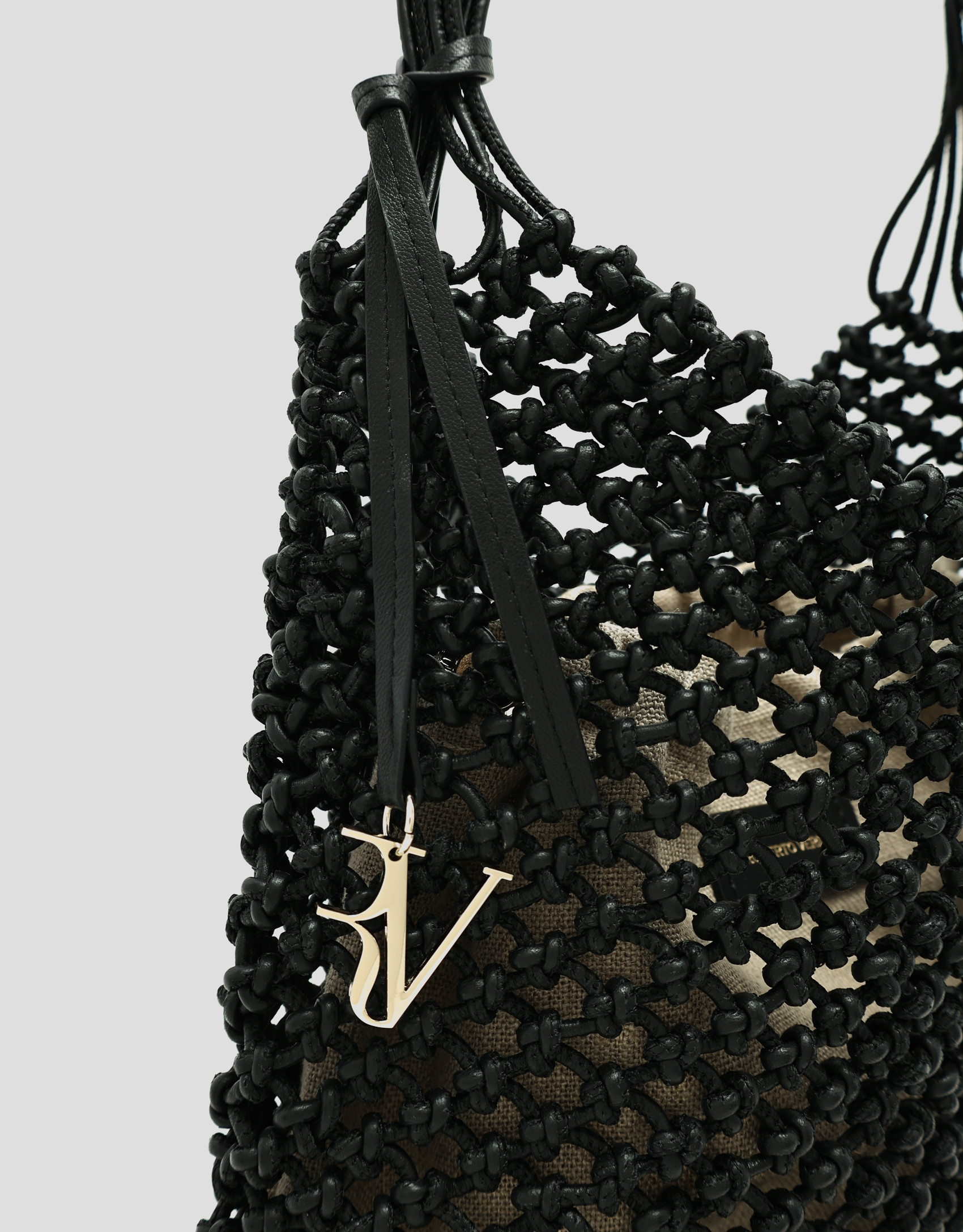 Bolso Alison piel anudada negra - Mujer | Roberto Verino