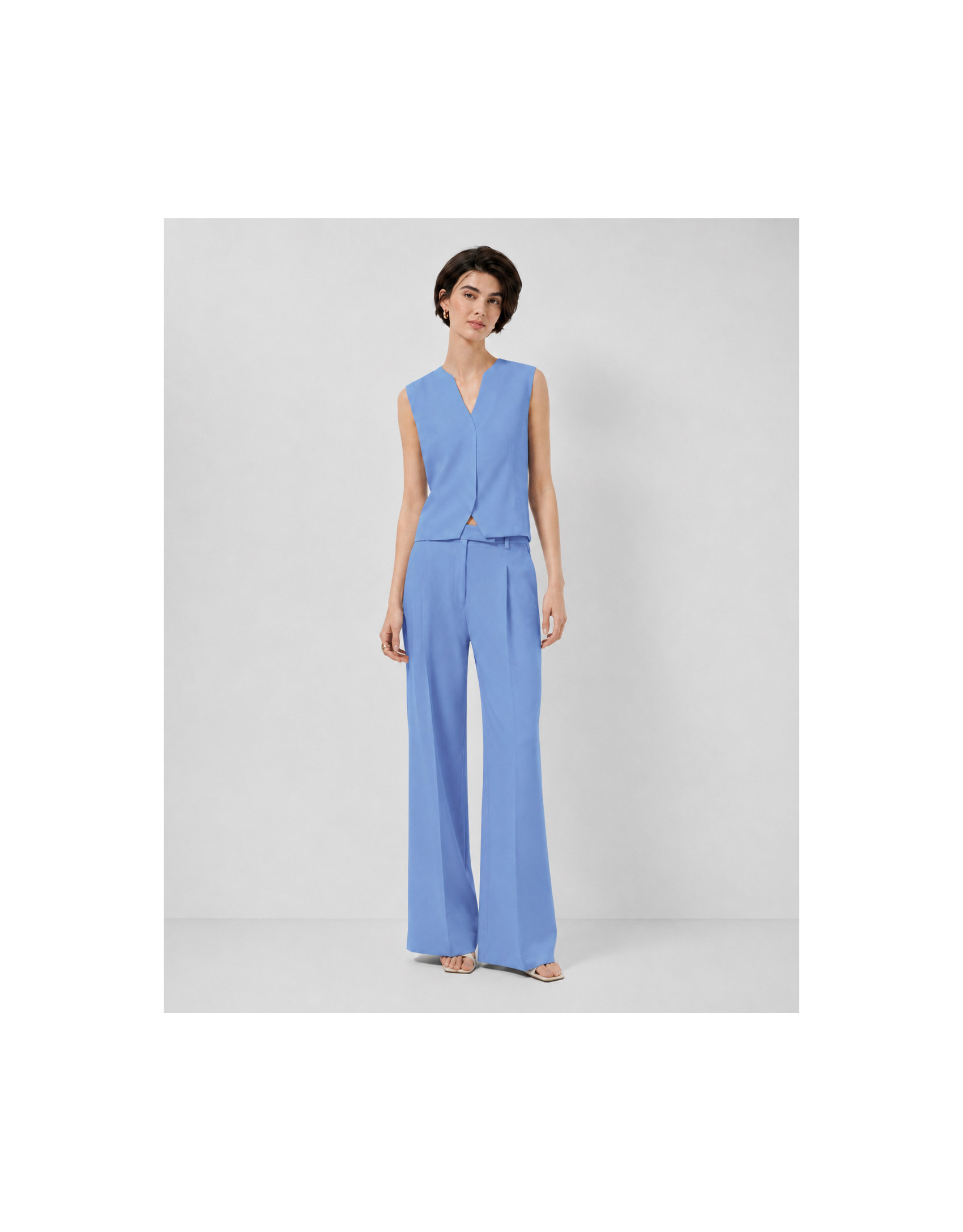 Structured blue crepe top - Woman - SS2026 | Roberto Verino