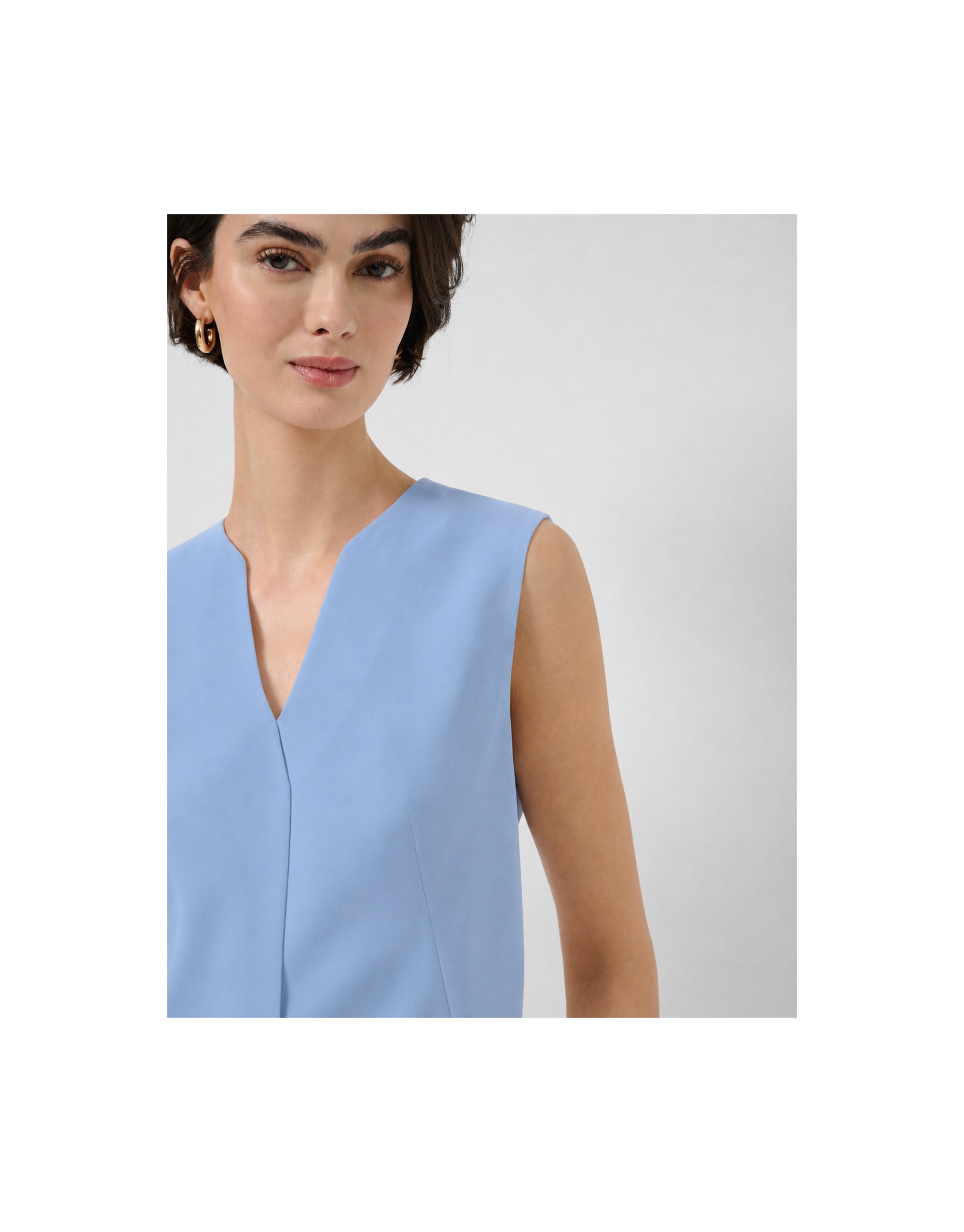 Structured blue crepe top - Woman - SS2026 | Roberto Verino