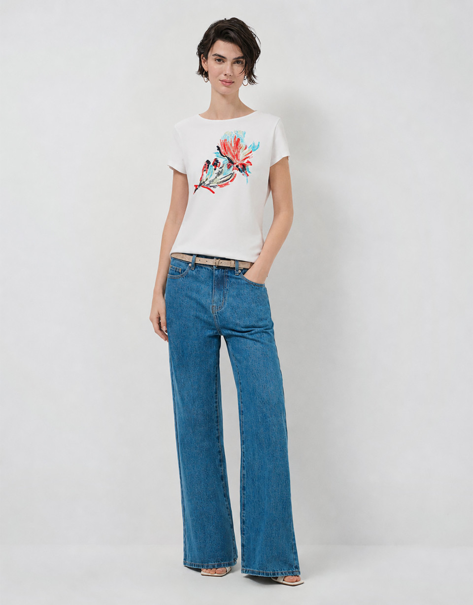 White cotton T-shirt with floral embroidery | Roberto Verino