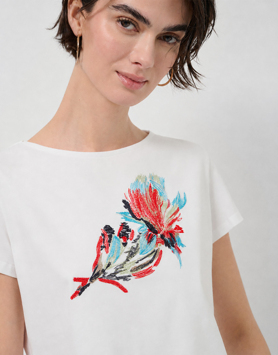 White cotton T-shirt with floral embroidery | Roberto Verino