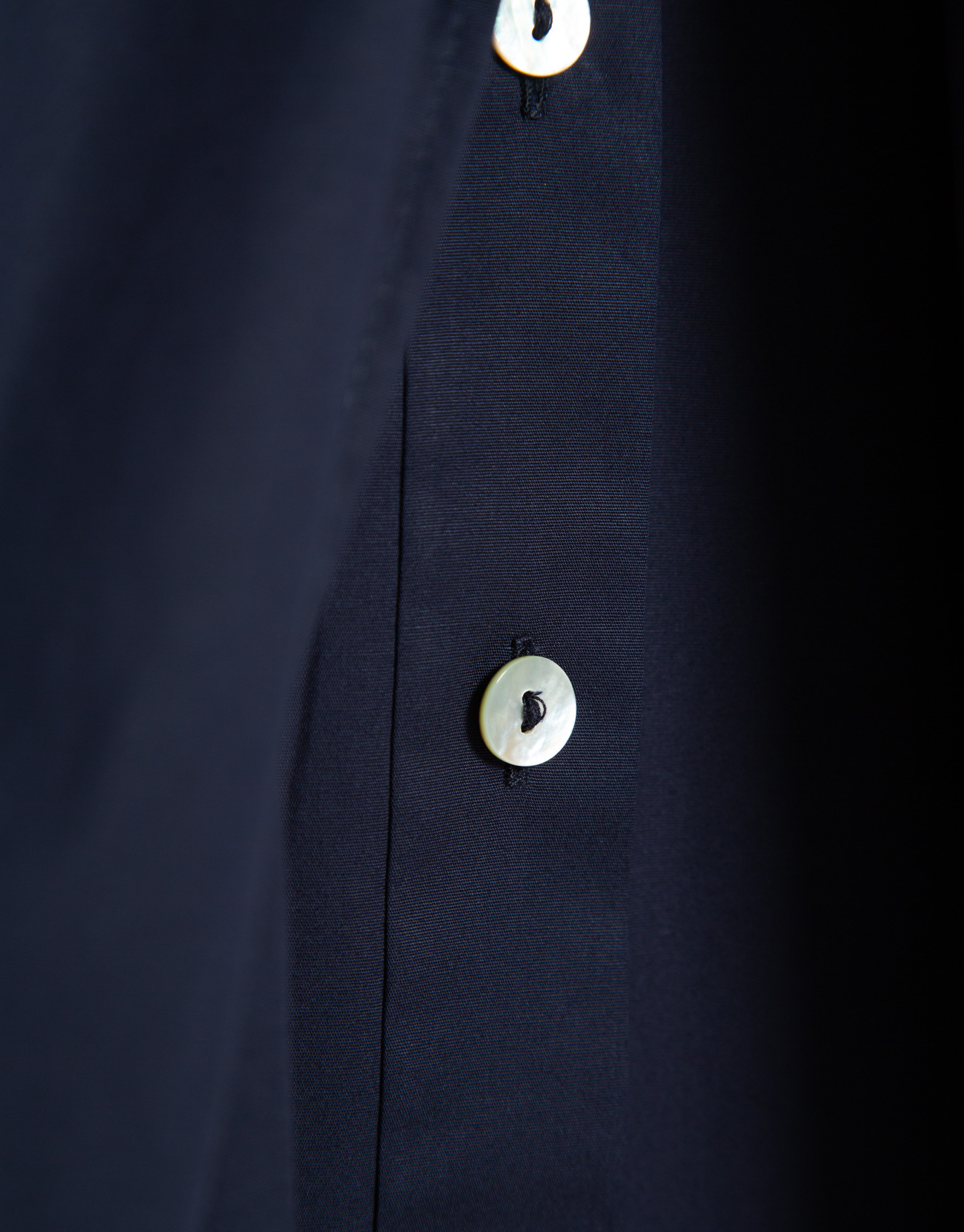 Vestido camisero escote pico azul marino | Roberto Verino