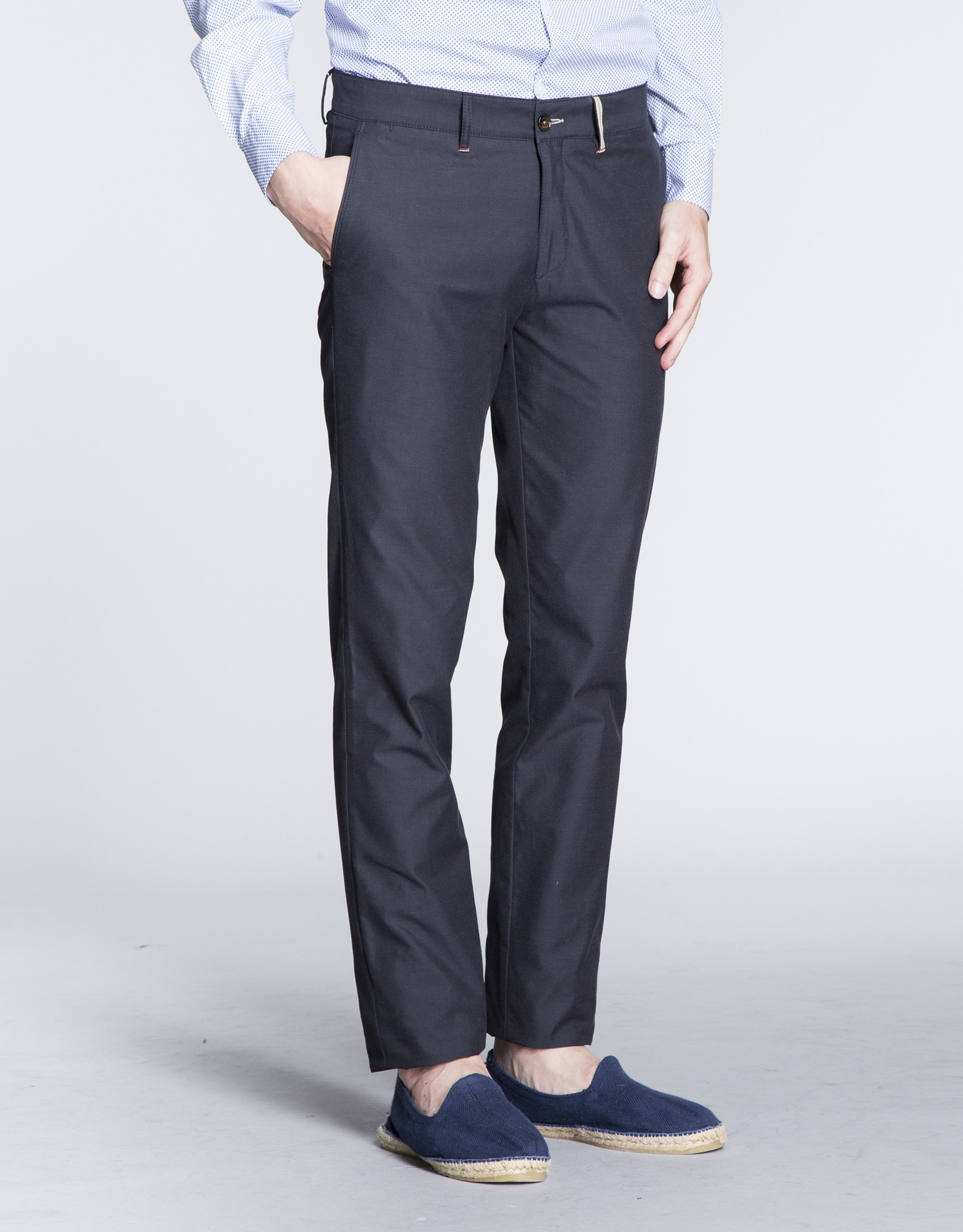 Pantalón azul marino sport algodón ligero