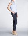 Camisa sin mangas en vichy azul y blanco.
