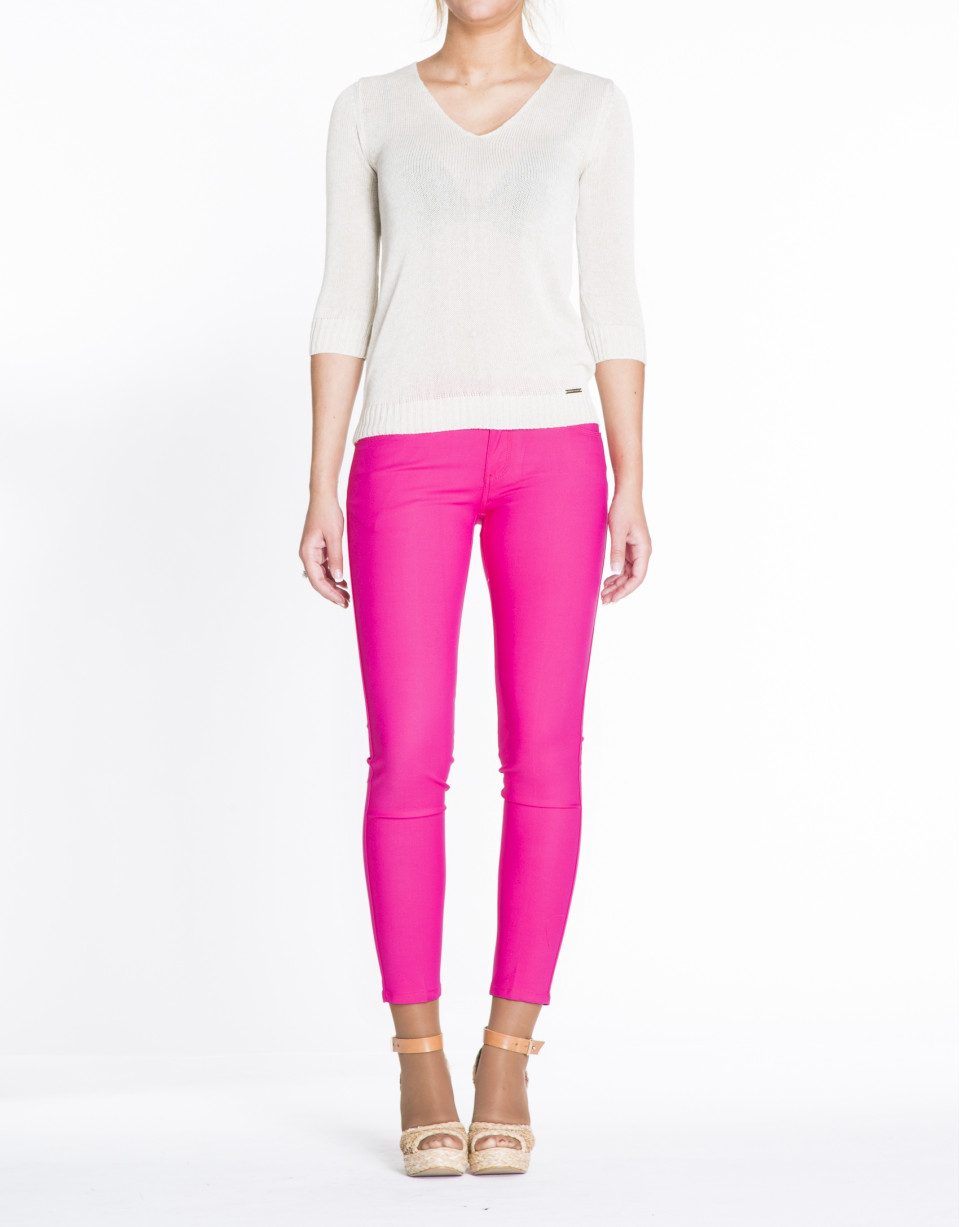 Jersey de lino en beige cuello V.