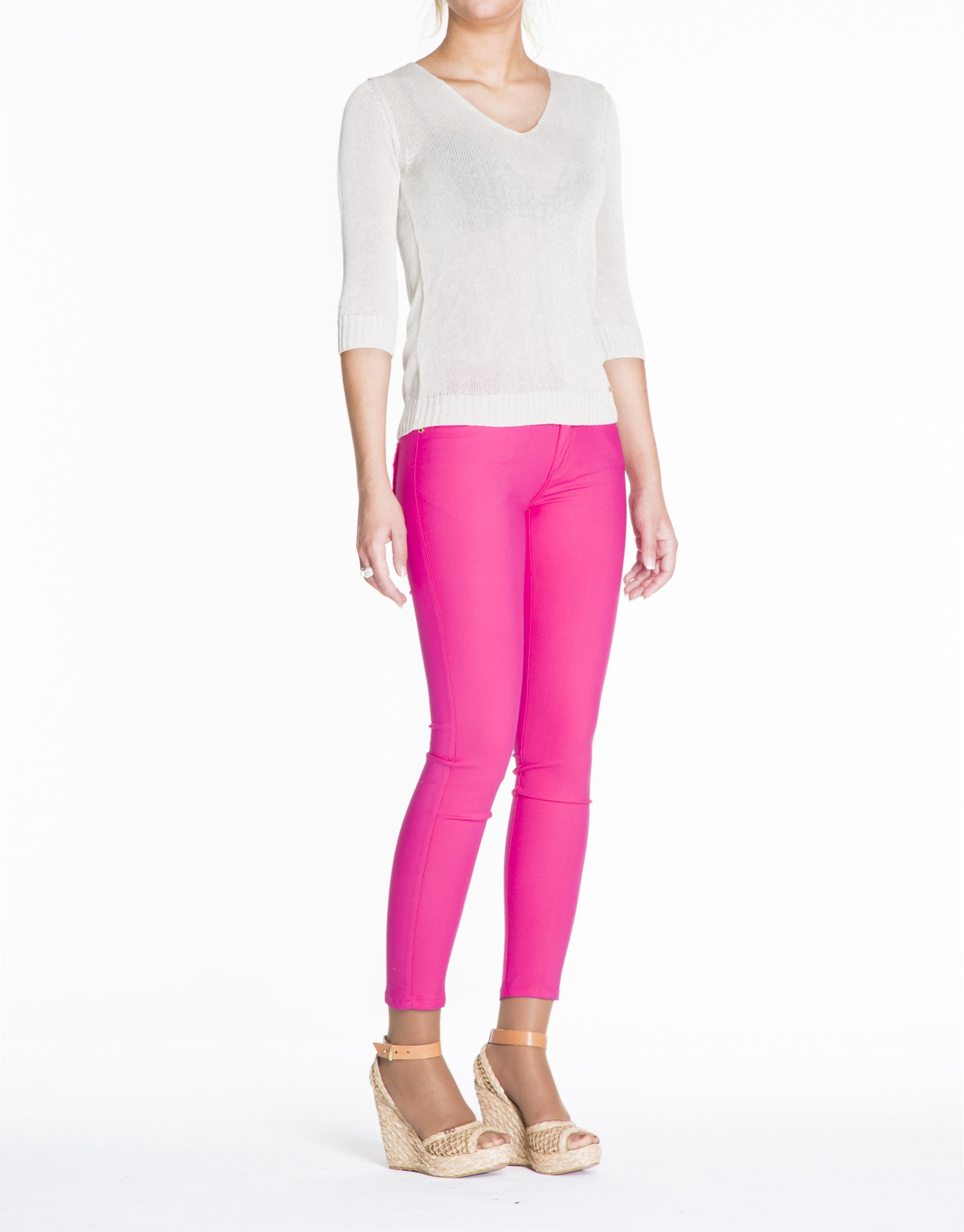 Jersey de lino en beige cuello V.