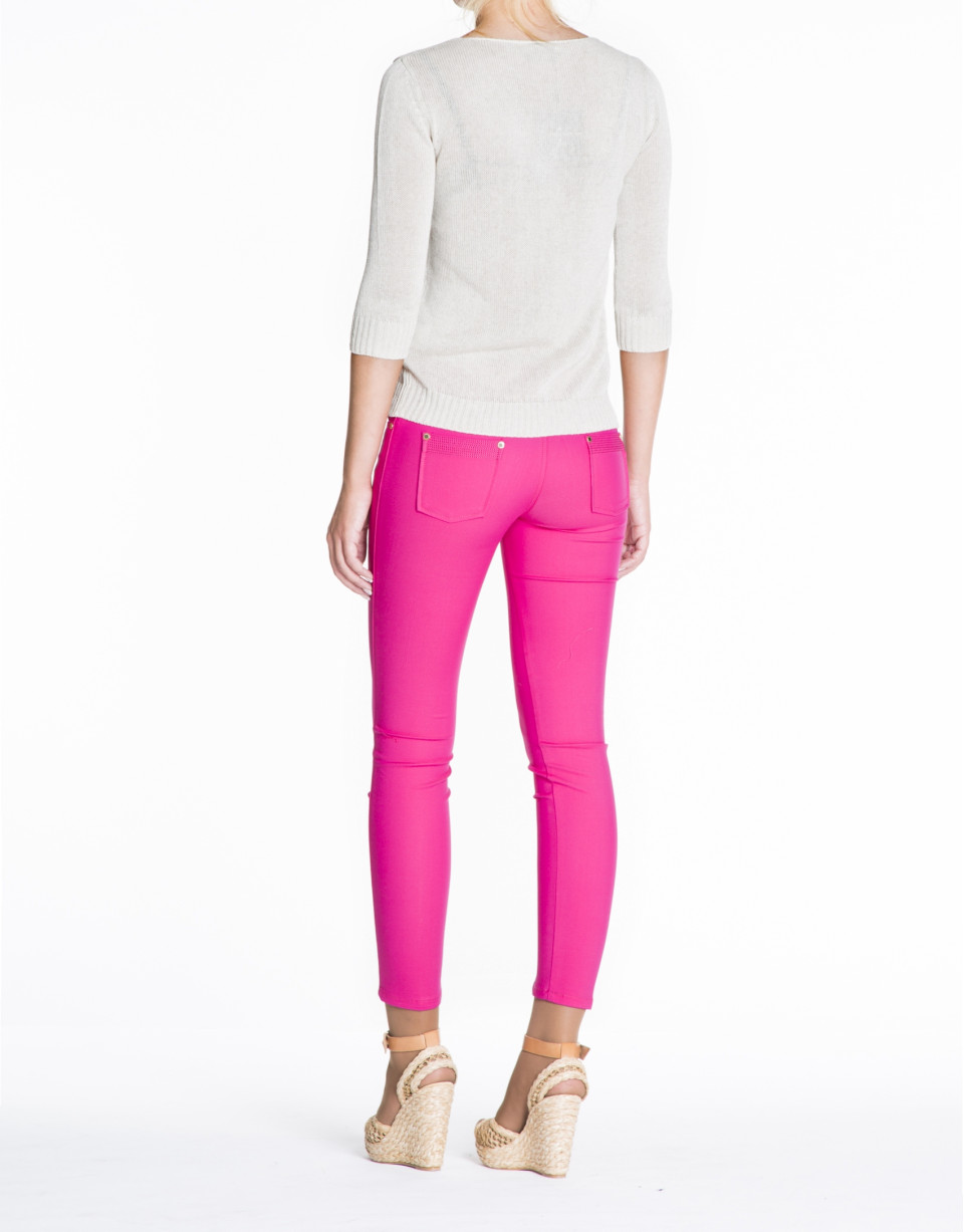 Jersey de lino en beige cuello V.