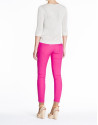 Jersey de lino en beige cuello V.