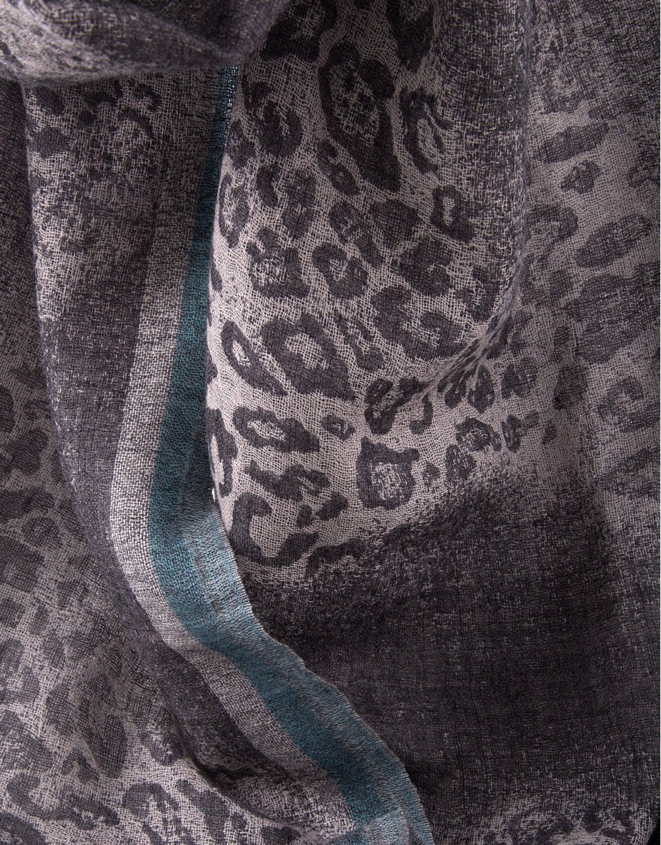 Gray animal print scarf 