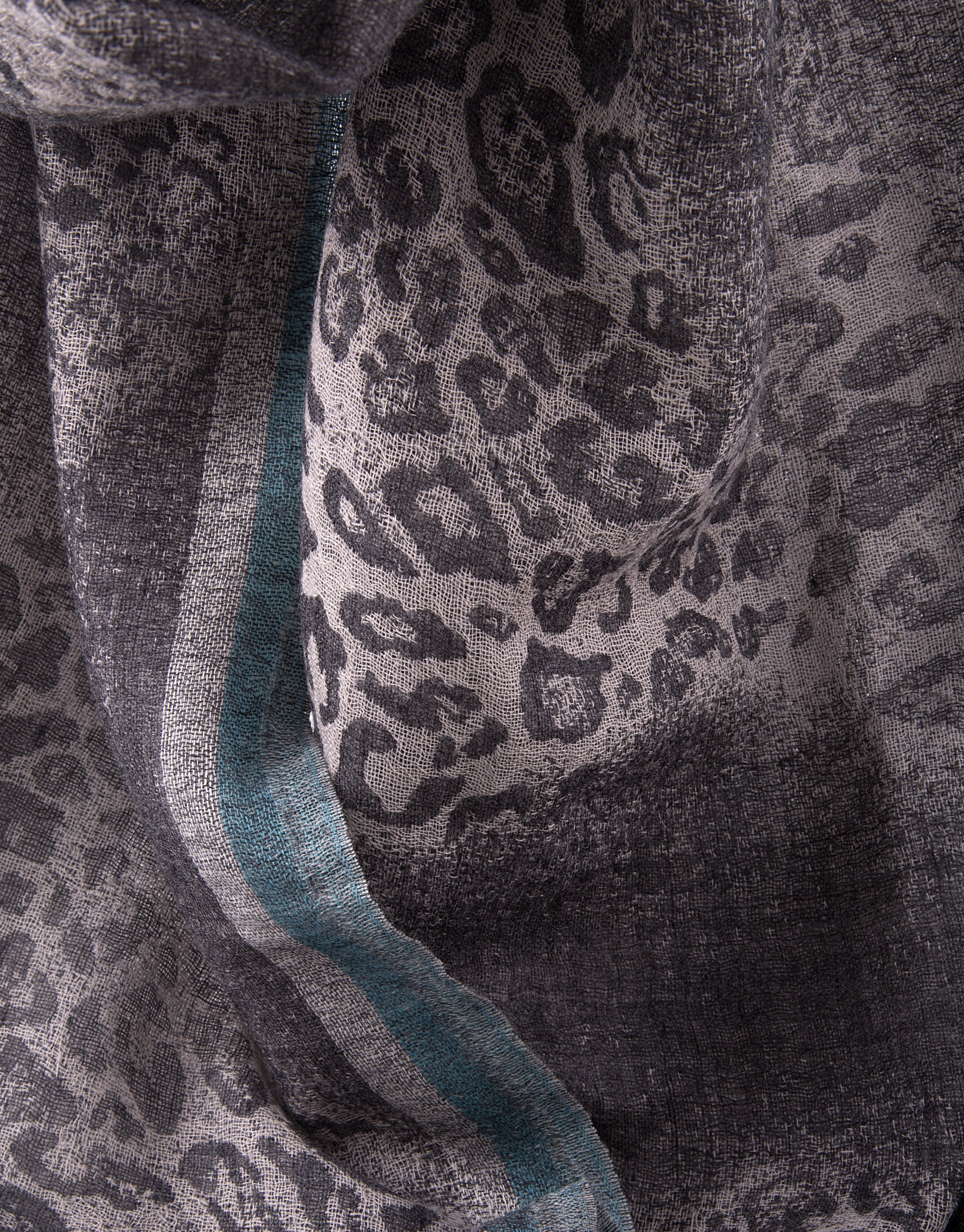 Gray animal print scarf 