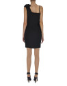 Vestido negro asimétrico con lazo en hombro